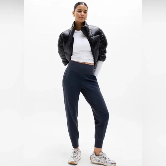 🌺-Athleta Venice High Rise Jogger, Medium Black - Picture 3 of 14